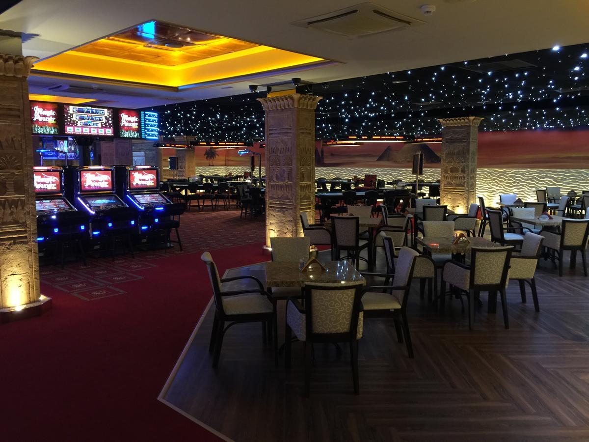 Casino & Hotel Admiral 스트라주니 외부 사진